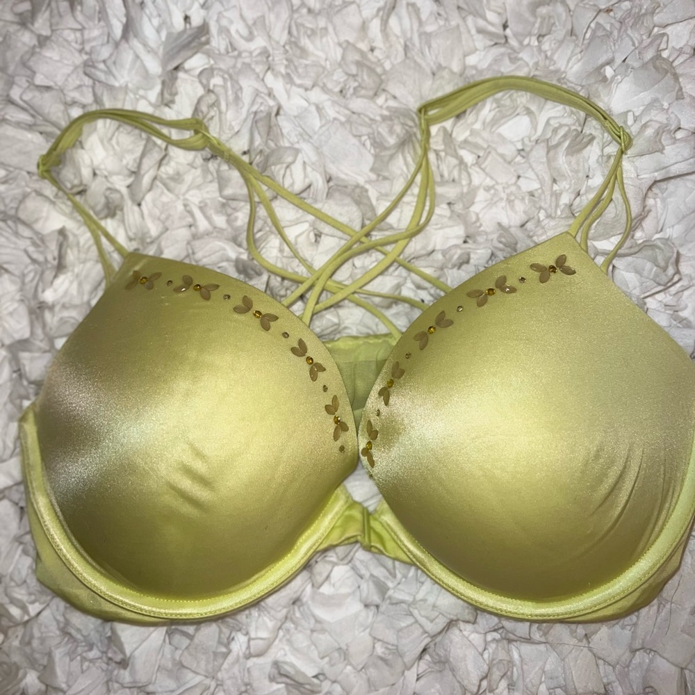 Victorias secret very sexy push up bra 36D